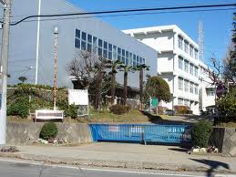 中学校　大津ヶ丘中学校（中学校）まで403m