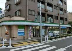 コンビニ　ファミリーマート志村駅前通り店（コンビニ）まで151m