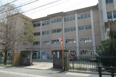 小学校　川西市立加茂小学校（小学校）まで1105m