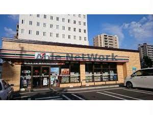 コンビニ　セブンイレブン札幌北7条西12丁目店（コンビニ）まで279m