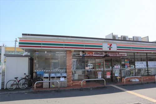 コンビニ　セブンイレブン（コンビニ）まで150m
