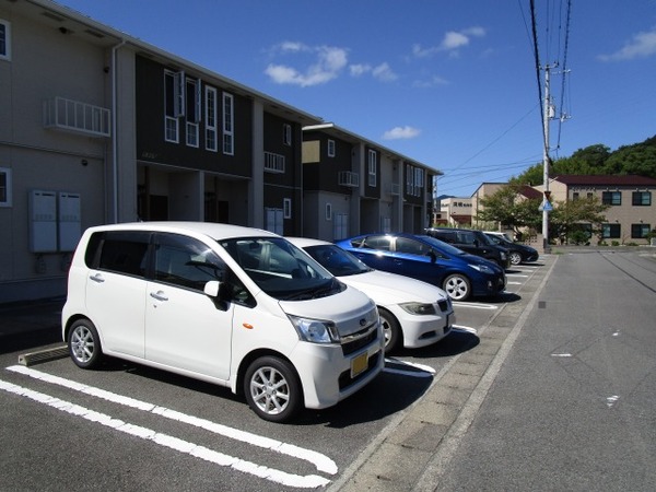 駐車場　駐車場