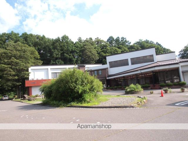 図書館　茅野市図書館（図書館）まで900m