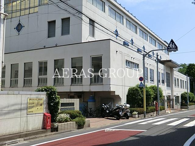 中学校　目黒区立大鳥中学校（中学校）まで581m