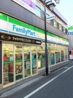 コンビニ　ファミリーマート東長崎駅南店（コンビニ）まで330m