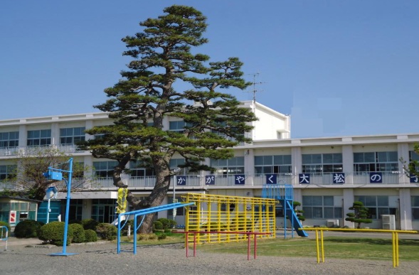 小学校　掛川市立大渕小学校（小学校）まで296m