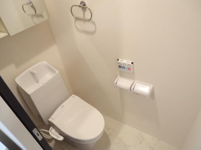 トイレ　シャワー付トイレ