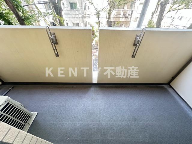 バルコニー　開放的で明るい空間を演出してくれるバルコニーです