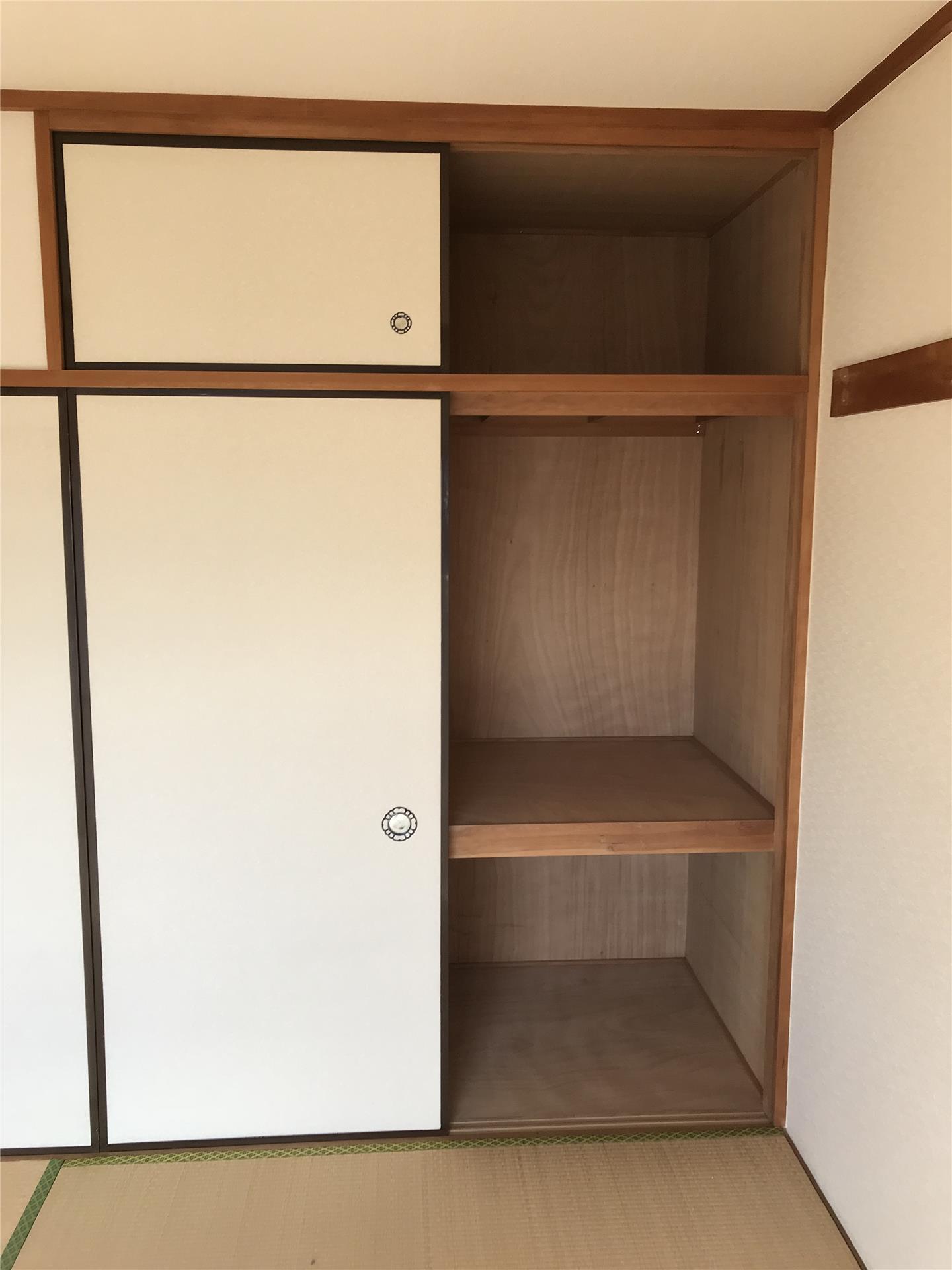収納　押入