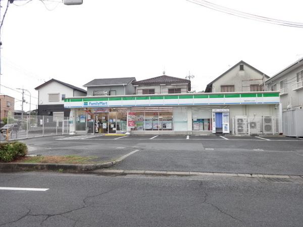 コンビニ　ファミリーマート富田林津々山台店（コンビニ）まで191m