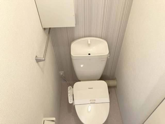 トイレ　温水洗浄暖房便座