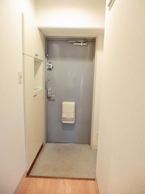 玄関　シューズボックス完備です。