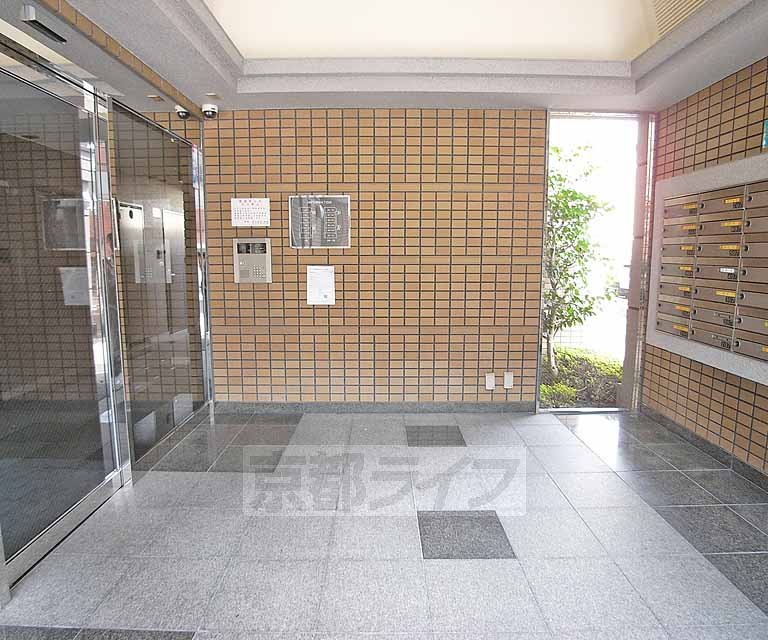 ロビー　広めのロビーです。