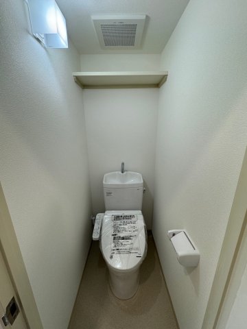 トイレ　※別部屋反転タイプ