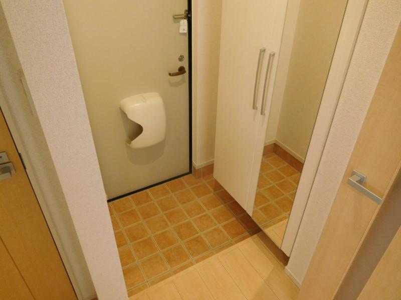 フロスティ II Bの玄関写真