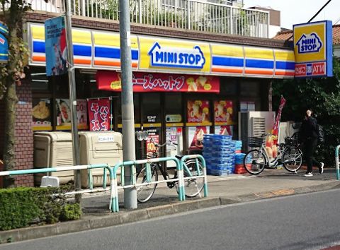 コンビニ　ミニストップ東十条店（コンビニ）まで445m