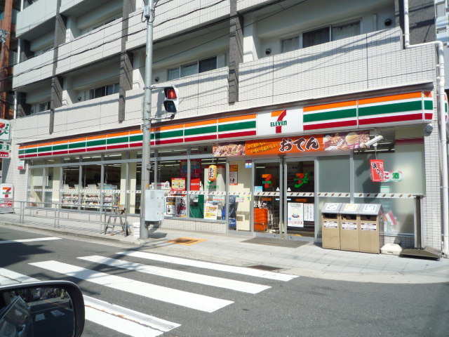 コンビニ　セブンイレブン大阪小松2丁目店（コンビニ）まで817m