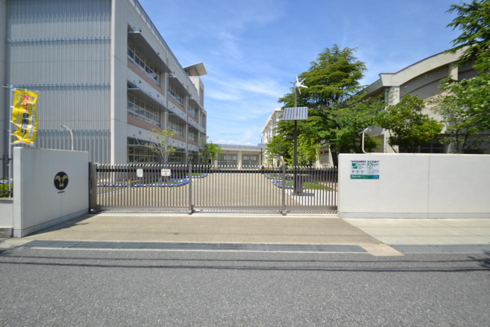 小学校　尼崎市立尼崎北小学校（小学校）まで822m