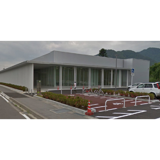 図書館　上田市立丸子図書館（図書館）まで2646m