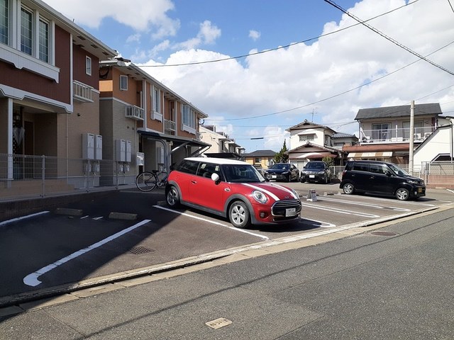 駐車場　駐車場