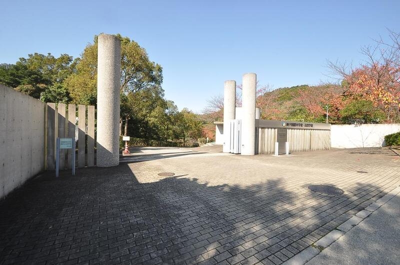 中学校　神戸国際中学校・高等学校（中学校）まで590m