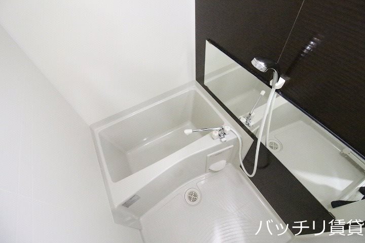 バス・シャワールーム　※同型タイプの為現状優先
