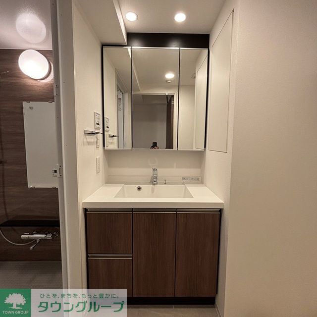 洗面設備　※写真は同タイプ住戸です。