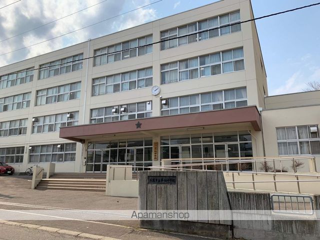 中学校　琴似中学校（中学校）まで259m
