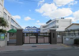 小学校　高槻市立高槻小学校（小学校）まで203m