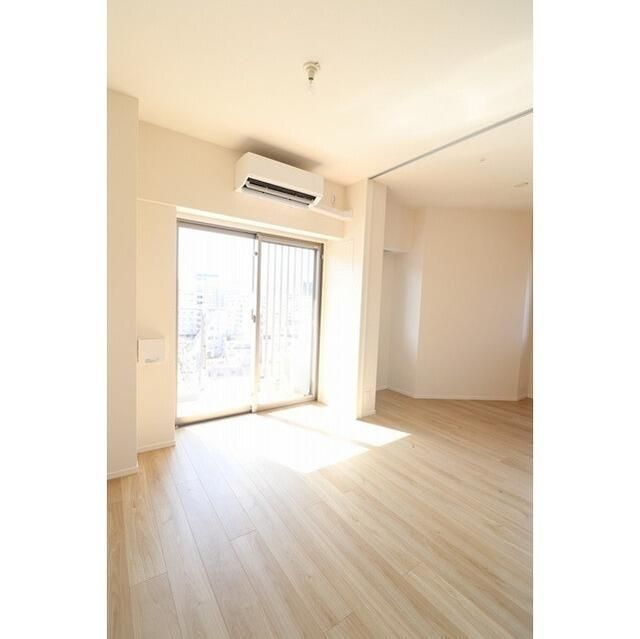 居室・リビング　写真は同タイプ住居です