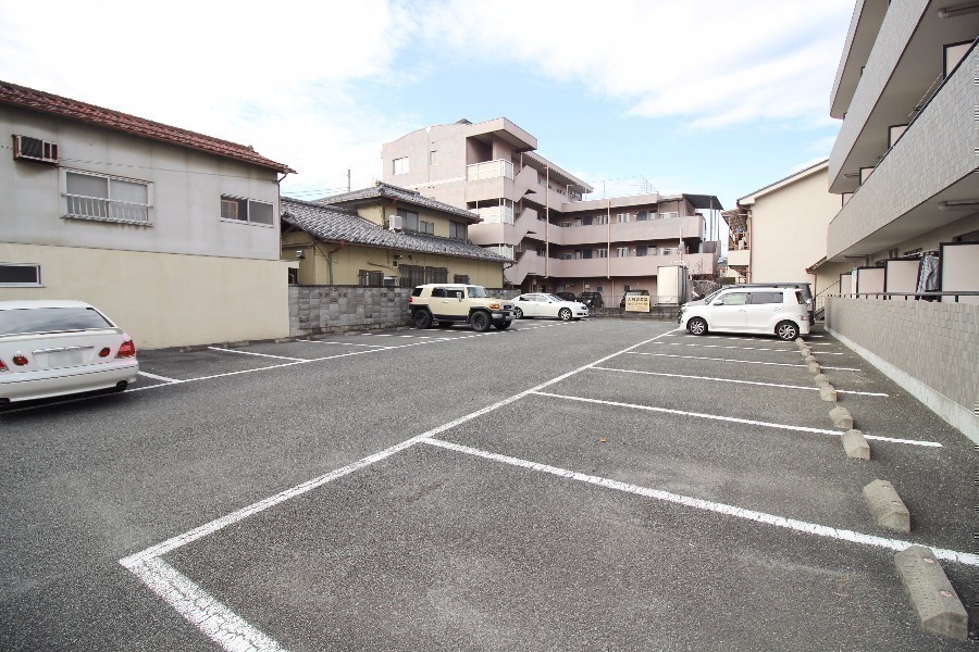 駐車場　駐車場スペース