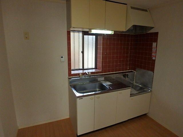 キッチン　※同建物　同タイプ間取り　別室　設備施工例　現況優先