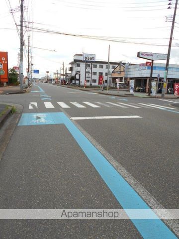 その他　前面道路（その他）まで0m