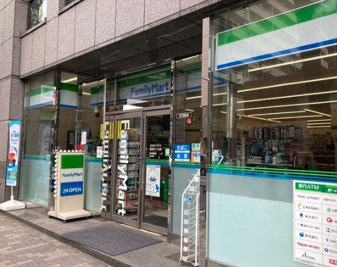 コンビニ　ファミリーマート西麻布三丁目店（コンビニ）まで189m