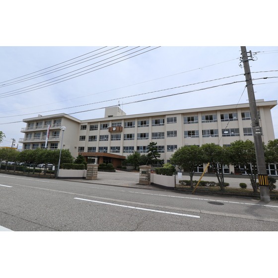 中学校　興南中学校（中学校）まで4200m