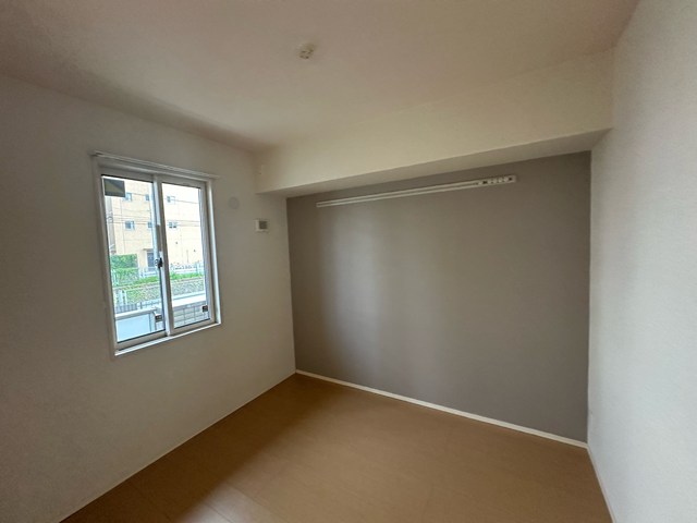 その他部屋・スペース　南東向き洋室4.5帖☆アクセントクロスが魅力的なお部屋です♪