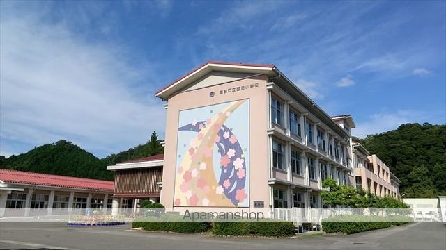 小学校　西伯小学校（小学校）まで1070m
