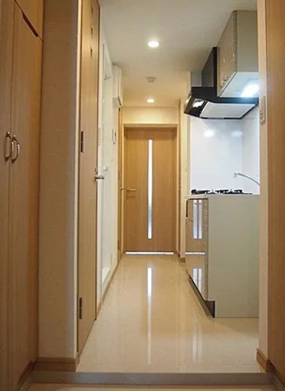 玄関　別部屋の画像を使用しております。