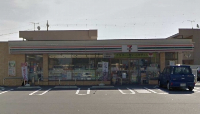 コンビニ　セブンイレブン伊勢崎韮塚町店（コンビニ）まで800m