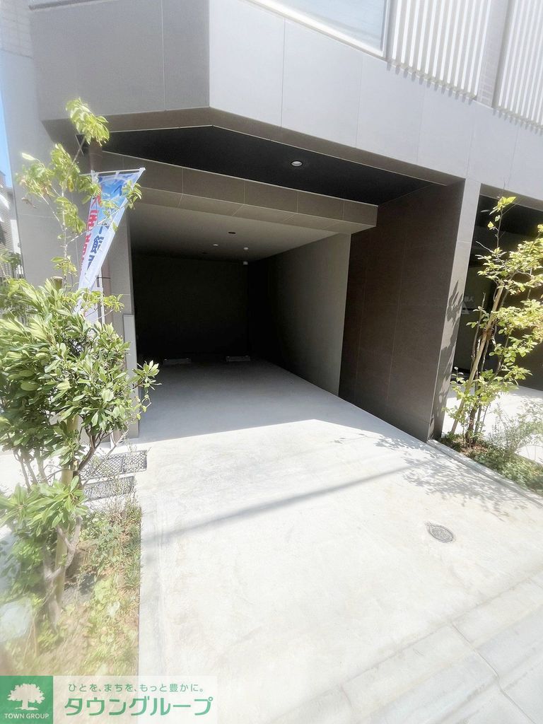 駐車場　庭