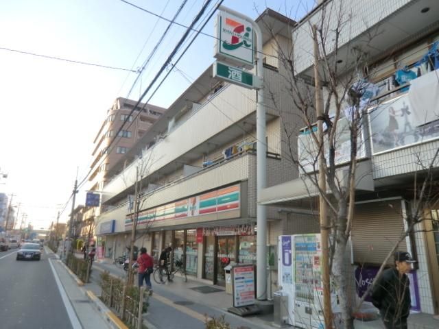 コンビニ　セブンイレブン（コンビニ）まで700m