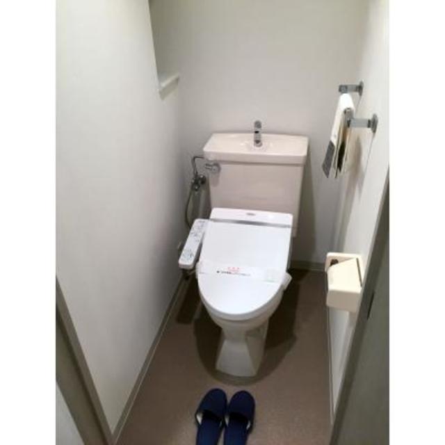 トイレ　※写真は同タイプ住戸です。