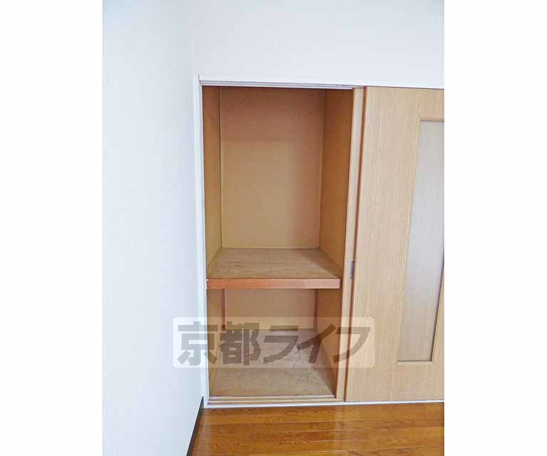 収納　広々とした収納です。
