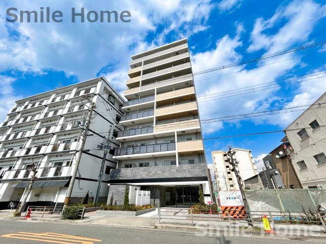 建物外観　オートロック・エレベーター・宅配BOX付きマンションです