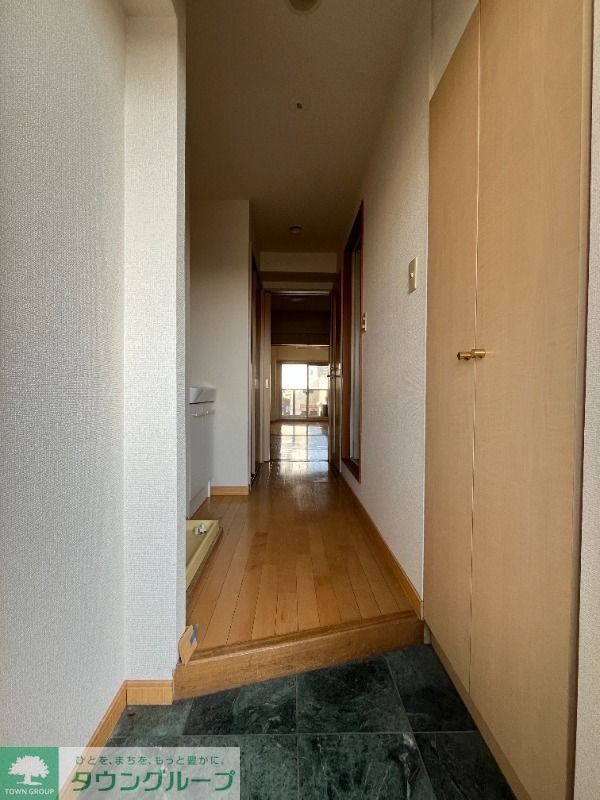 玄関　※同建物別タイプ間取りの設備イメージです　現況優先