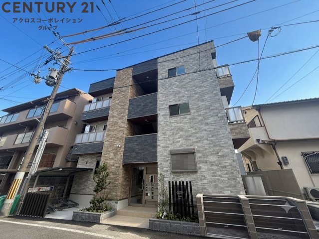 建物外観　オートロックで外部の人間が簡単に出入りできないため安心です。