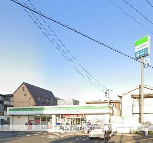 コンビニ　ファミリーマート（コンビニ）まで607m