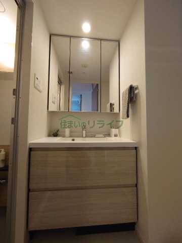 洗面設備　別部屋の参考写真になります。