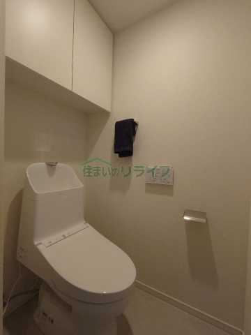 トイレ　別部屋の参考写真になります。