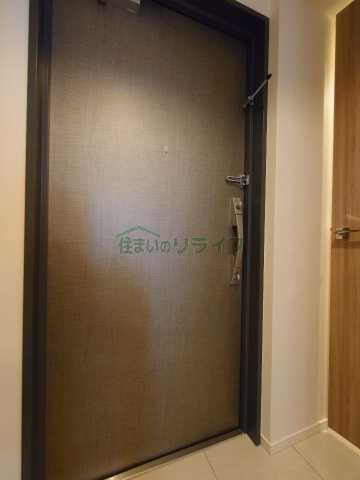 玄関　別部屋の参考写真になります。